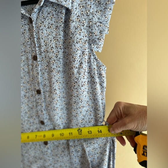 Monteau midi length dress - Picture 15 of 16